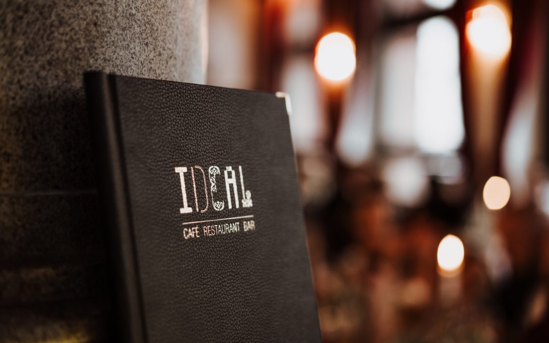 Café Ideal: Selbstabholung für Warmspeisen, Kuchen und Weihnachtsgebäck